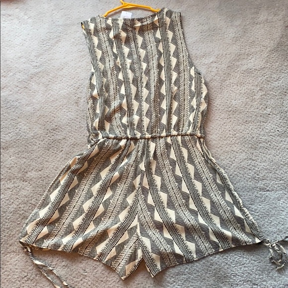 Pattern Romper - Picture 3 of 3